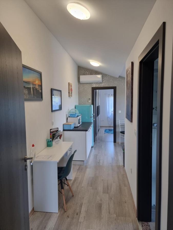 Apartment Pharos Zambratija  Eksteriør bilde
