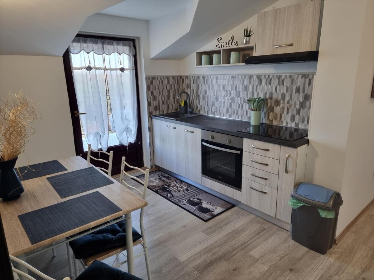 Apartment Pharos Zambratija  Eksteriør bilde