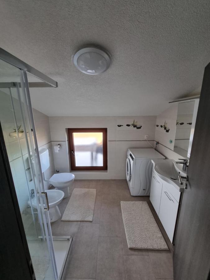 Apartment Pharos Zambratija  Eksteriør bilde